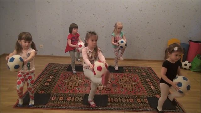 ОРУ с мячом смотреть онлайн
