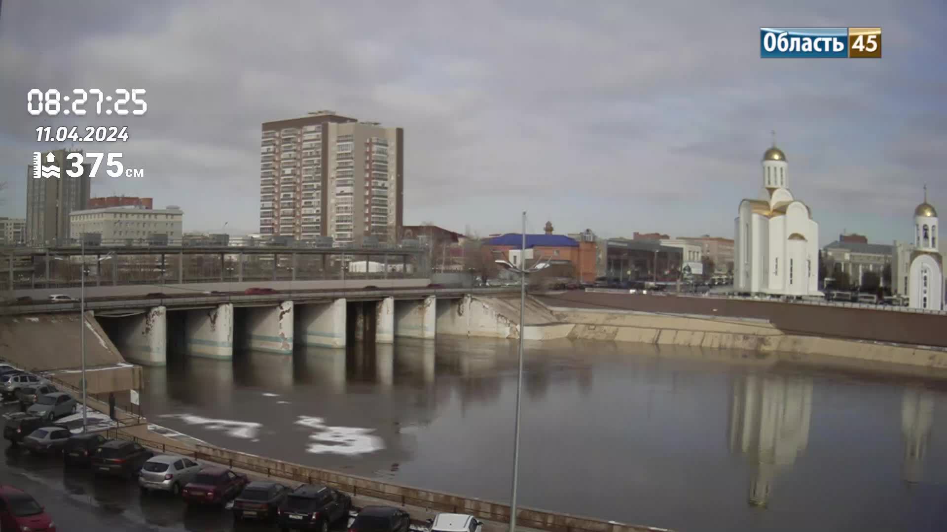 Паводок 2024 Курган. Набережная у Троицкого храма. смотреть онлайн