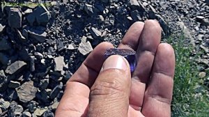 Нашел драгоценные камни и самородок