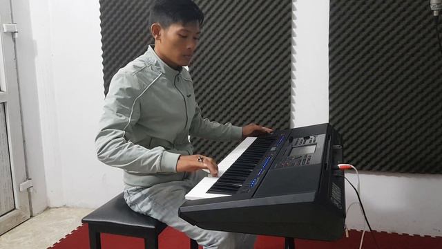 Hotel califonia - Yamaha SX 900 ( QV ) смотреть онлайн