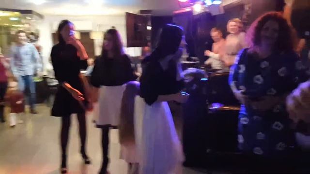 Настя бросает букет очередная попытка смотреть онлайн