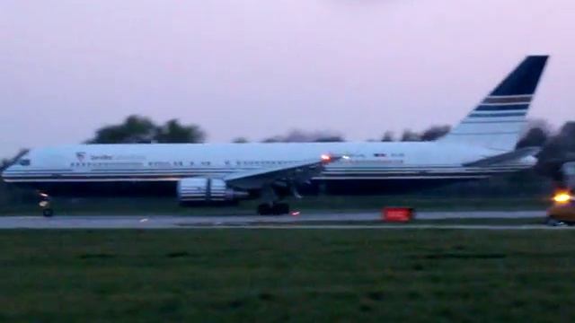 Landing Boeing 767-35D(ER) Privilege Style EC-LZO in Lviv International Airport (UKLL-LWO) смотреть онлайн