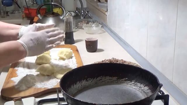 КАРТОФЕЛЬНЫЕ ЗРАЗЫ - Блюдо из картофельного пюре с мясной начинкой смотреть онлайн