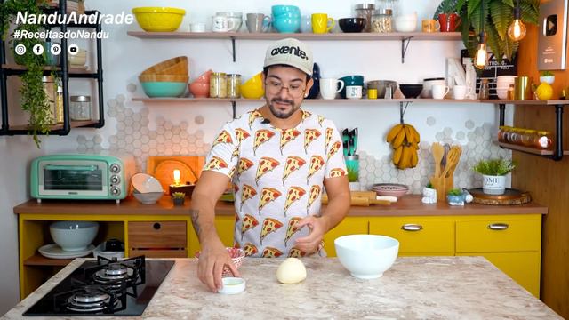 MASSA DE PIZZA CASEIRA PERFEITA E FÁCIL | PIZZA DE FRANGO | Nandu Andrade смотреть онлайн