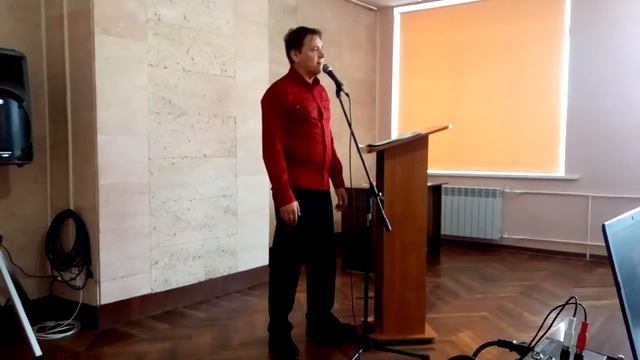 Поёт Сергей Капцев "Нас бьют - мы летаем" (стихи - Джахан Поллыева, музыка - Андрей Ктитарев) смотреть онлайн