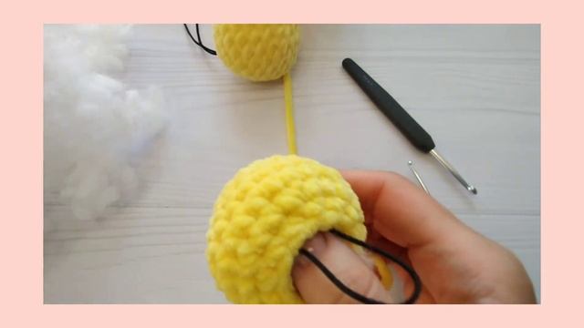 Брелок из плюшевой пряжи. Брелок крючком.Смайлик крючком. смотреть онлайн