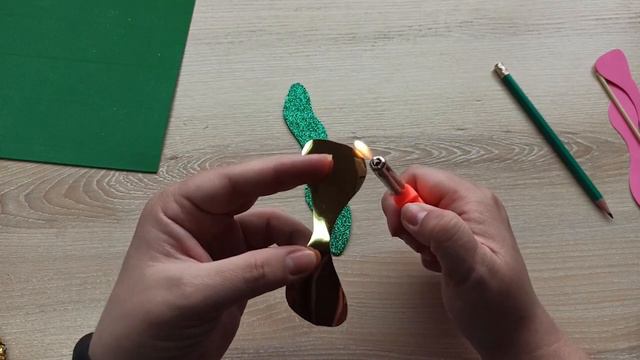 Как сделать бантик  из экокожи или фоамирана за 5 минут    DIY идеи, ОЧЕНЬ просто!