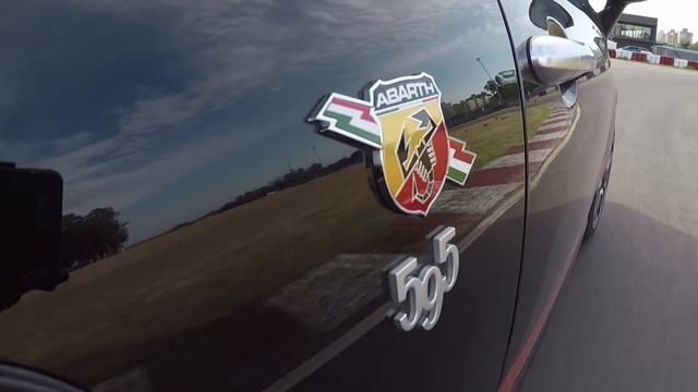 Programa 182 TN Autos | Mini Test Drive Fiat 500 Abarth смотреть онлайн