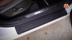 Накладки на внутренние пороги дверей Geely Monjaro (russ-artel.ru)