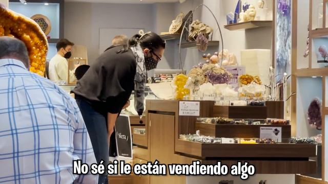 ESPÍE A MI HERMANO POR 24 HORAS CON UN AIRTAG *¿SALE CON ELLA?* смотреть онлайн