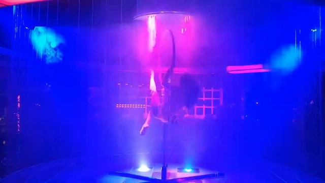 Standing/lollipop Lyra. Anastasia Gordienko.