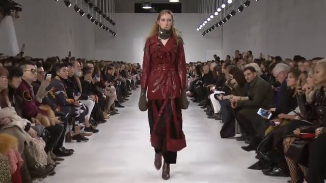 Maison Margiela - Women's Autumn-Winter 2017/18 collection in Paris смотреть онлайн