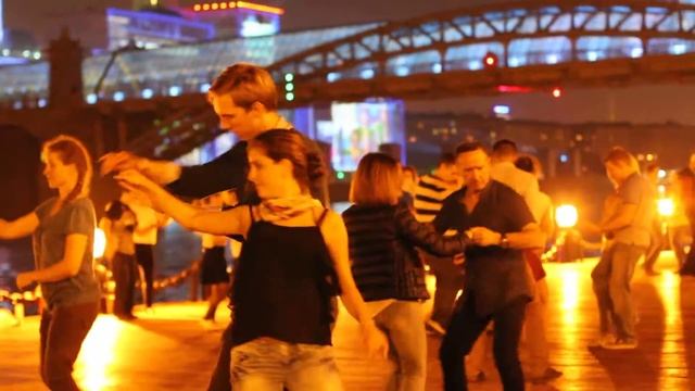 Опен эйр у причала http://www.salsateca.ru сальса, бачата, 24.09.2015 смотреть онлайн