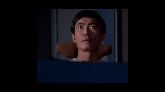 The Enterprise encounters a strange new life form смотреть онлайн