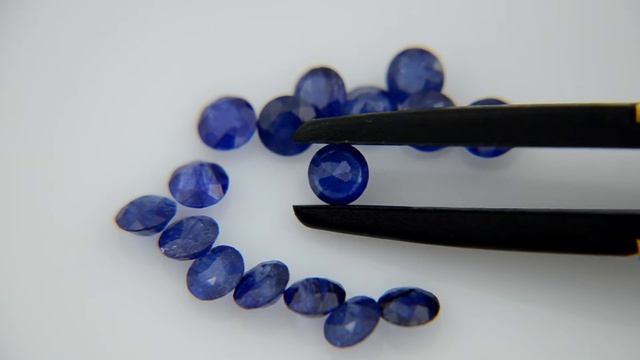 Сапфиры круги 5 мм - 16 штук, 8,96 карат смотреть онлайн