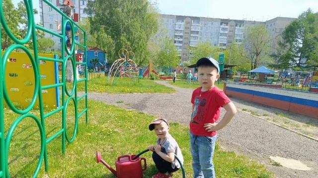 Воспитанники группы "Жар-птица" проводят лето в детском саду смотреть онлайн