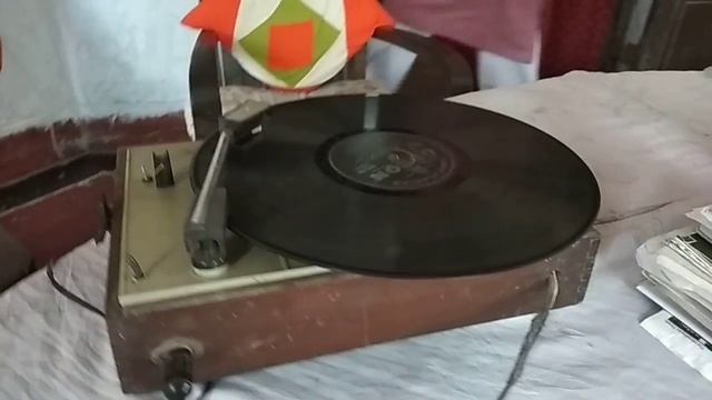old Music CD Player смотреть онлайн