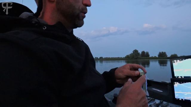ES IST PASSIERT!!! MONSTERZANDER rammt Haken in den Finger! смотреть онлайн