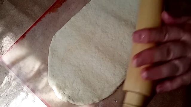 Открытый мясной пирог или пирог-пицца! Вкусный мясной пирог, а всего нужно немного муки, фарша... смотреть онлайн
