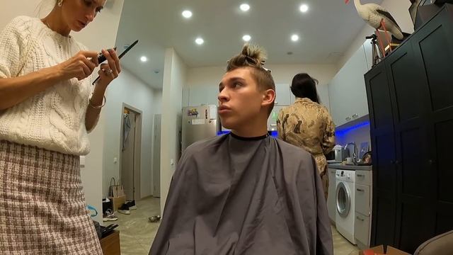 МАМА ИСПОРТИЛА ПРИЧЕСКУ! ОБСТРИГЛА ГОЛОВУ смотреть онлайн