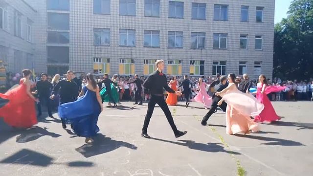 Вальс выпускников 2018 года (Школа #212) смотреть онлайн