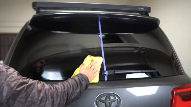 INVISIBLE GLASS HYBRID CERAMIC VS RAIN X GLASS CLEANER & REPELLANT смотреть онлайн