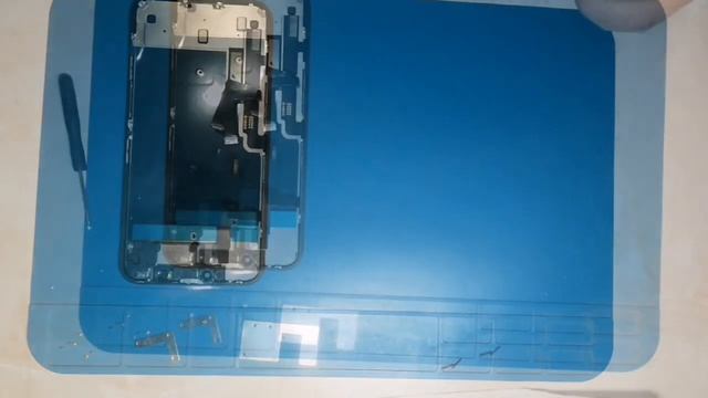 Замена дисплея на Iphone 11 своими руками в домашних условиях