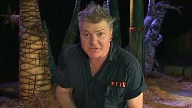 Erth Dinosaur Petting Zoo comming to Killarney.flv смотреть онлайн
