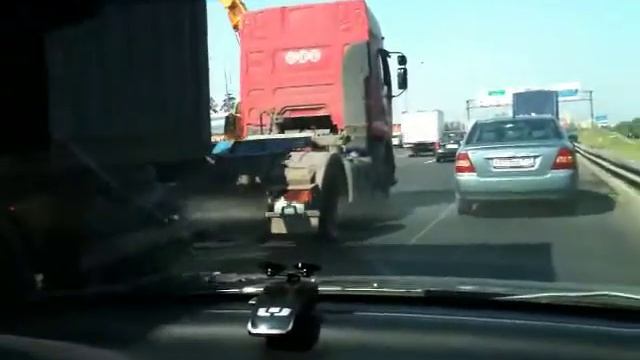 МКАД перевернулся миксер 12.07.2011 смотреть онлайн