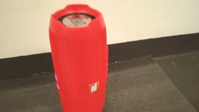 Колонка Чардж 3 Алая смотреть онлайн