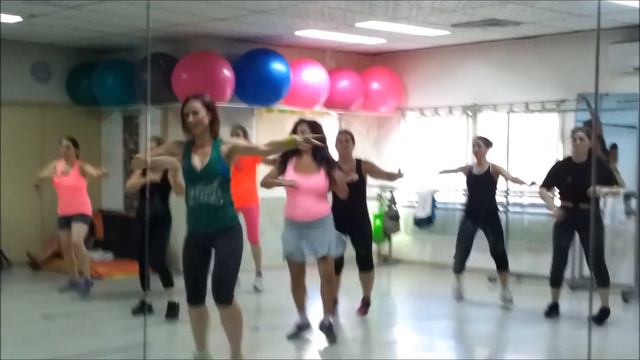 Eleni Foureira -Reggaeton- Zumba® fitness class with Sigal смотреть онлайн