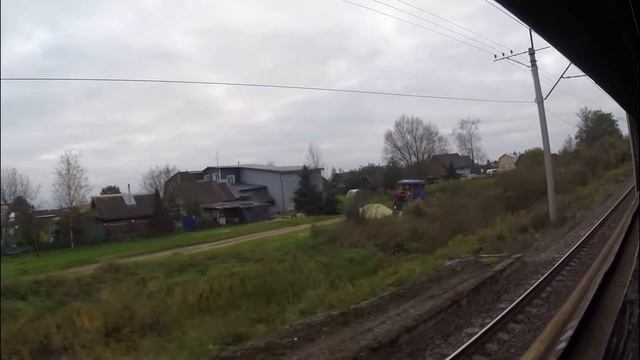 Павловск - Суйда из окна ЭР2Т, вид налево смотреть онлайн