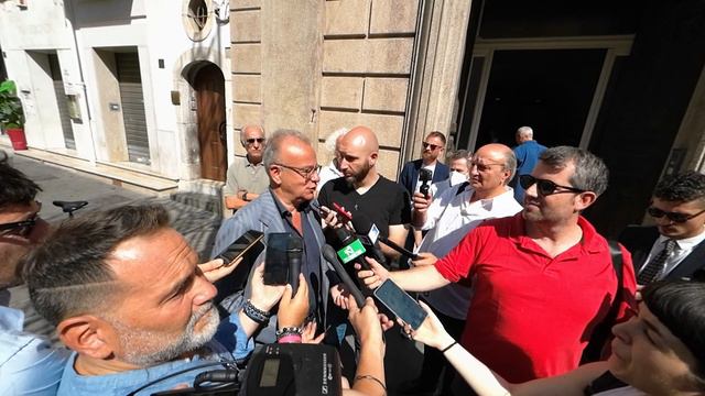Rotondi apre la campagna elettorale ad Avellino: "Rifonderemo il centro destra in Irpinia" смотреть онлайн