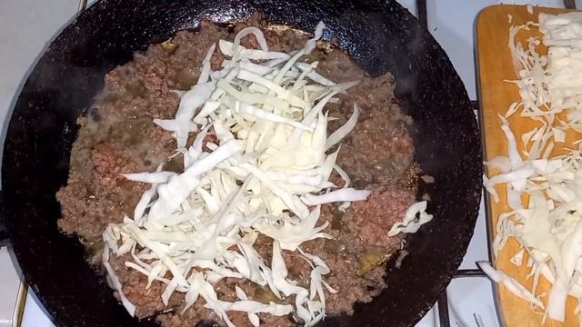 Пышные пигоди с фаршем и капустой. смотреть онлайн