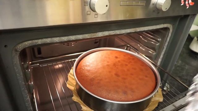 Rote Samttorte mit Fruchtfüllung. Lecker und schön. смотреть онлайн