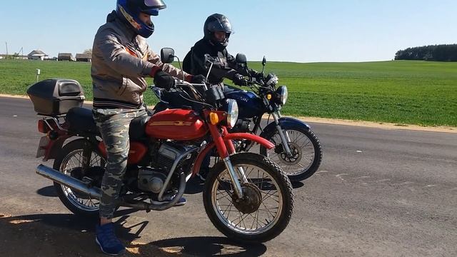 Минск СССР 125 против M1NSK D4 125 (Minsk USSR 125 VS M1NSK D4 125)
