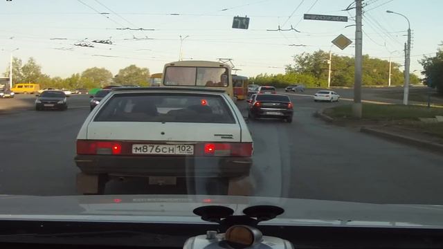пропусти трамвай урод.avi смотреть онлайн