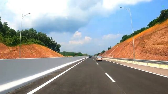 Cao Tốc Vân Đồn Móng Cái Đẹp Nhất Việt Nam- Quê Quảng Ninh