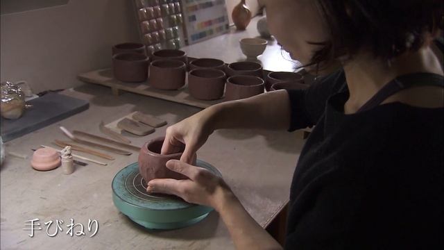 【京都】楽焼を進化させる陶芸家・津田友子【15ヶ国翻訳字幕付】 смотреть онлайн