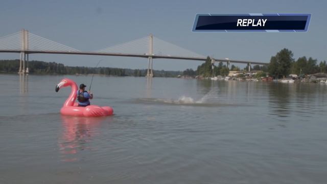 7-FOOT STURGEON on a PINK FLAMINGO FLOATIE смотреть онлайн