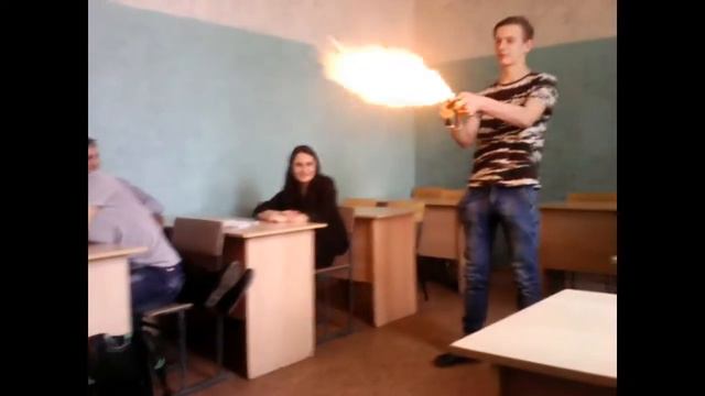 tradyMVM - когда на паре скучно [ yy blyatb ] смотреть онлайн