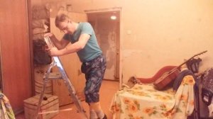 Ходить на протезах бедра и голени, без костылей и трости.