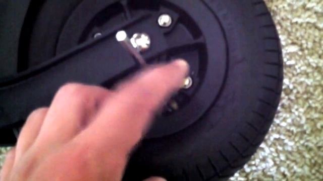 Razor A5 Air Scooter: Inflating Tires смотреть онлайн