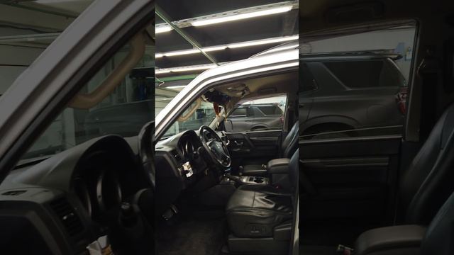 Автоматическая тонировка в два стекла на #Mitsubishi Pajero 4 от #DoubleTint #moscow смотреть онлайн