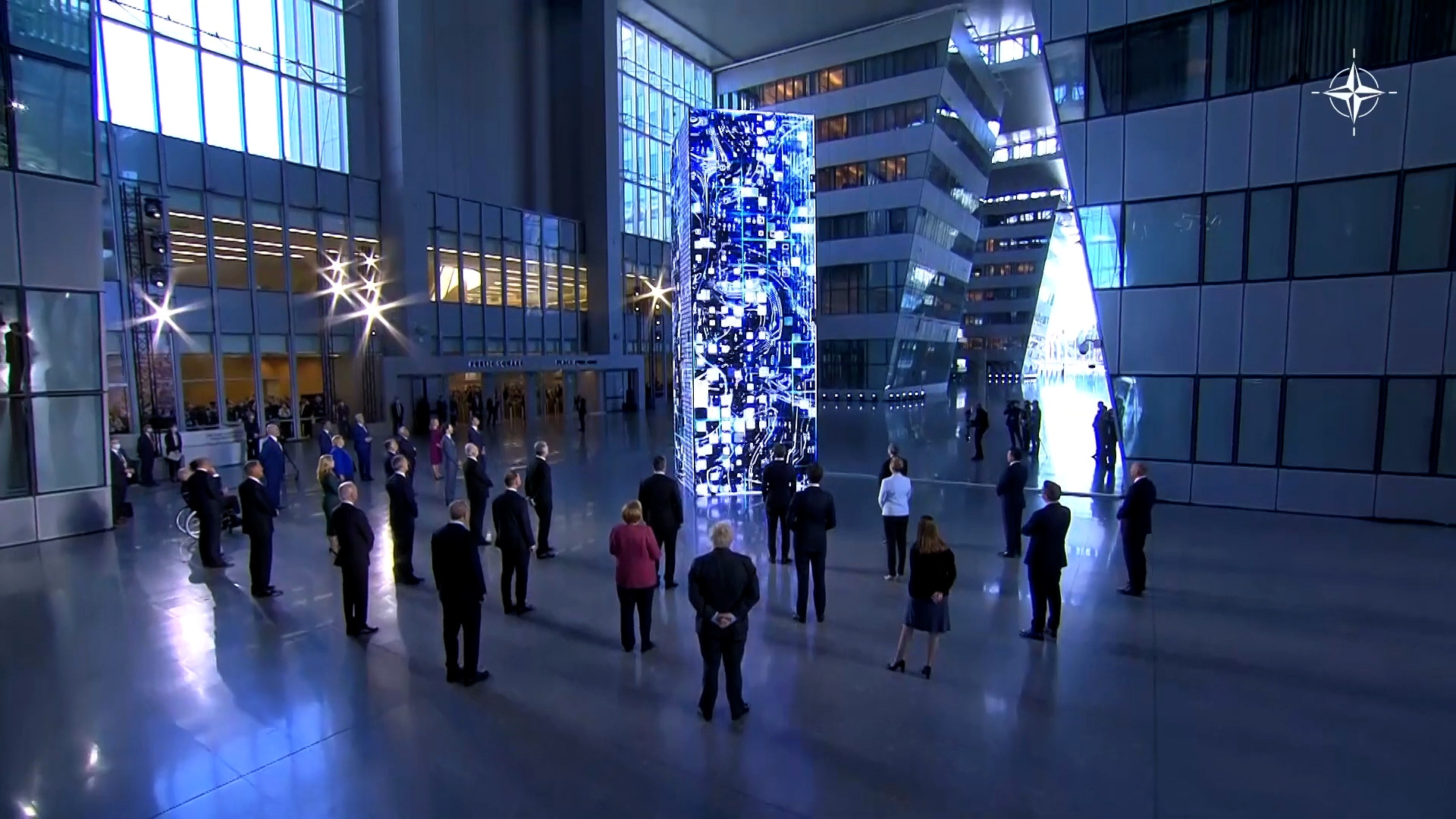 Саммит НАТО 2021 и Монолит из игры «S.T.A.L.K.E.R.» смотреть онлайн