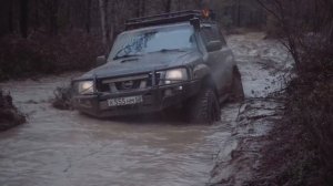 Сахалинский Offroad. Протока озера Изменчивое. Nissan Safari колеса 40» и Patrol на 35»