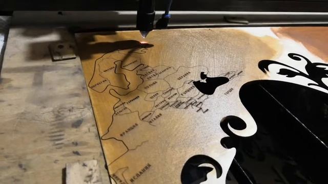 Карта мира из дерева - от компании My wood map смотреть онлайн