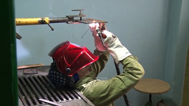 В Златоусте студенты рабочих специальностей начали сдавать демонстрационный экзамен смотреть онлайн