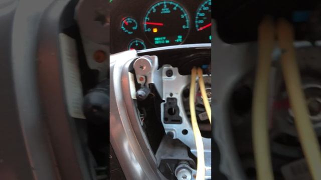 Снятие подушки безопасности и разбор руля Шевроле тахо (900) 2012 года смотреть онлайн