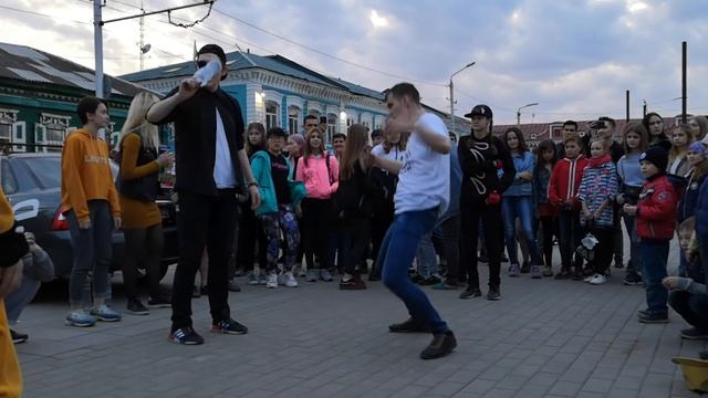 Не честные батлы 2 на 3. Танцы на Тусе смотреть онлайн